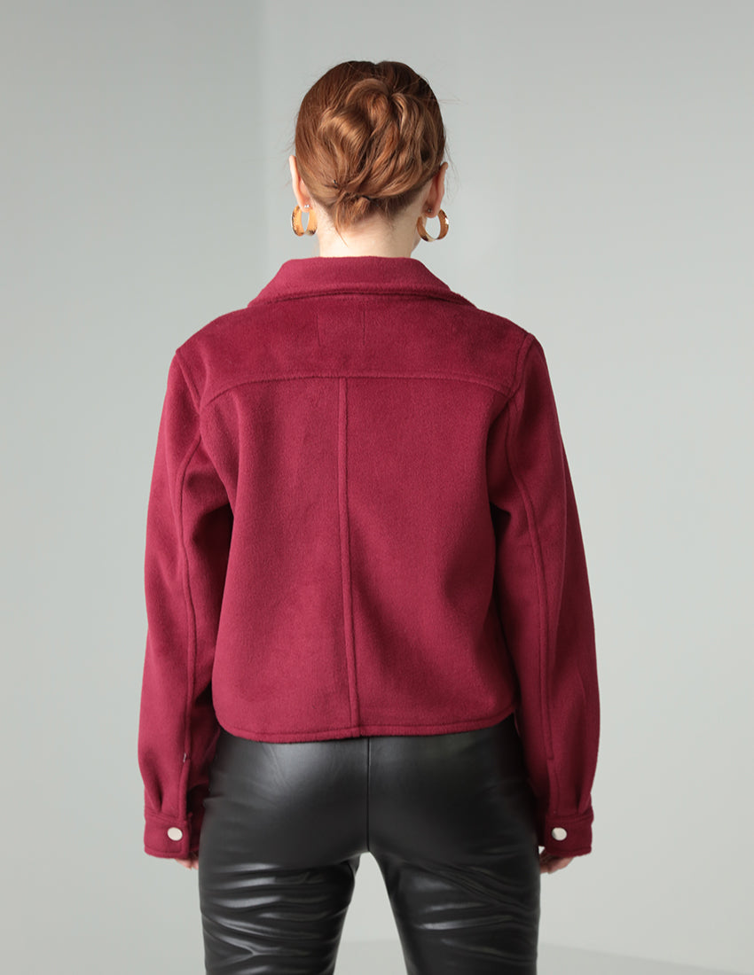 سترة قصيرة مع جيوب رقعة