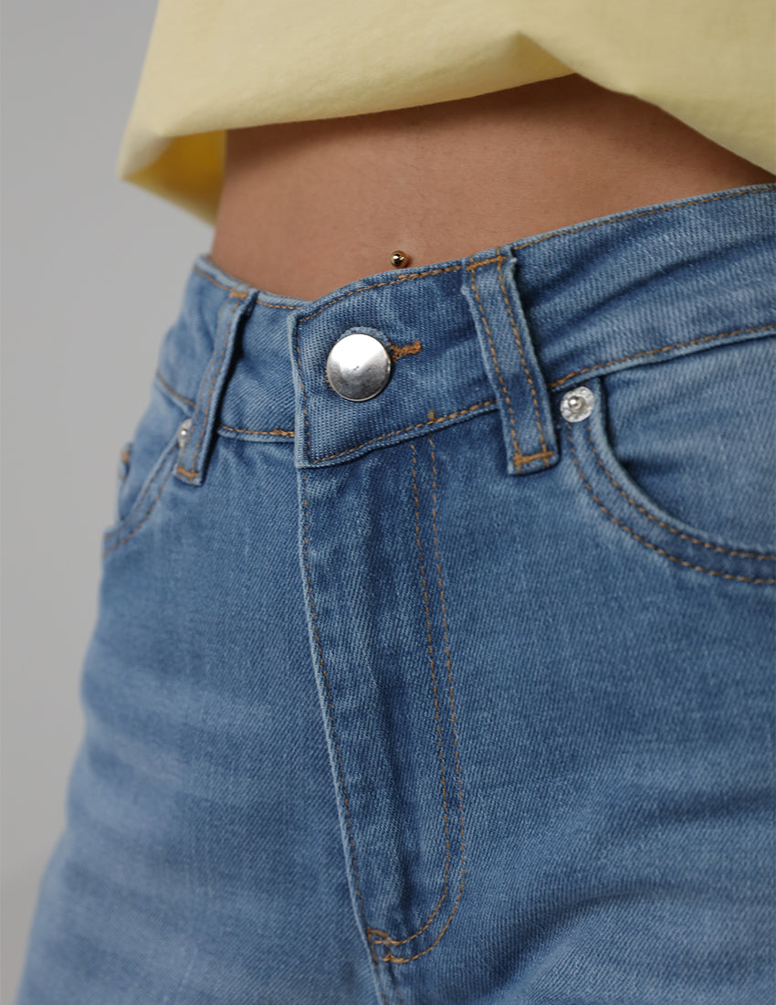 بنطال جينز واسع بخصر مرتفع