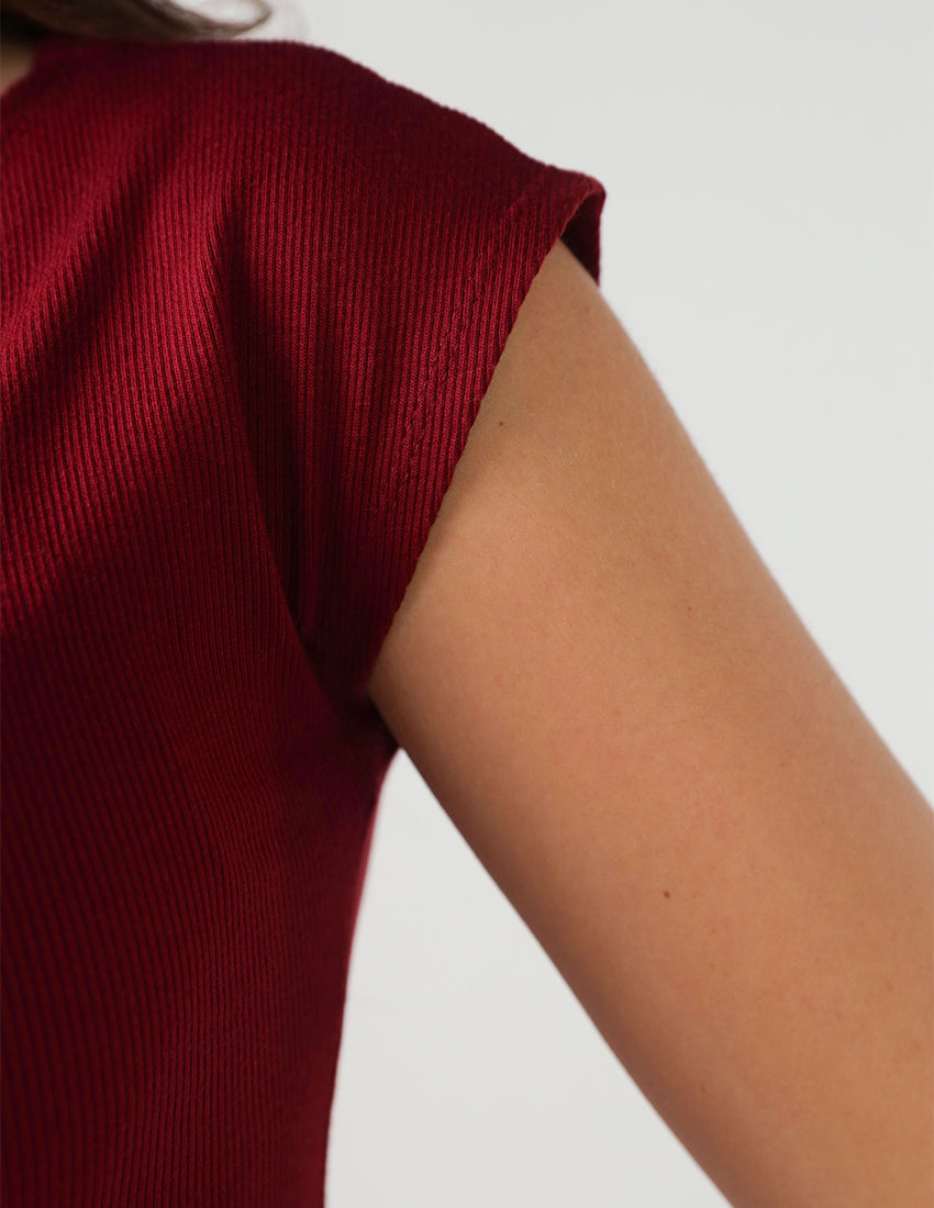 فستان متوسط الطول مطاطي ومناسب