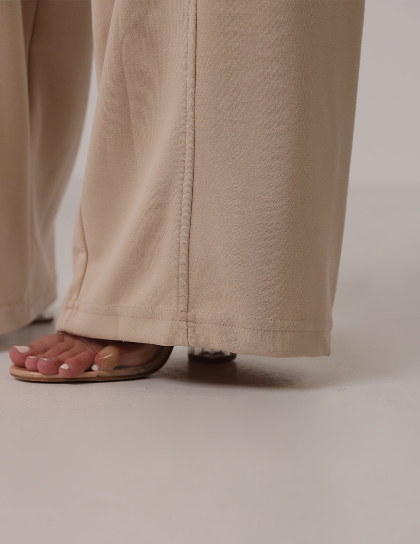 بنطال جينز واسع بخصر مرتفع