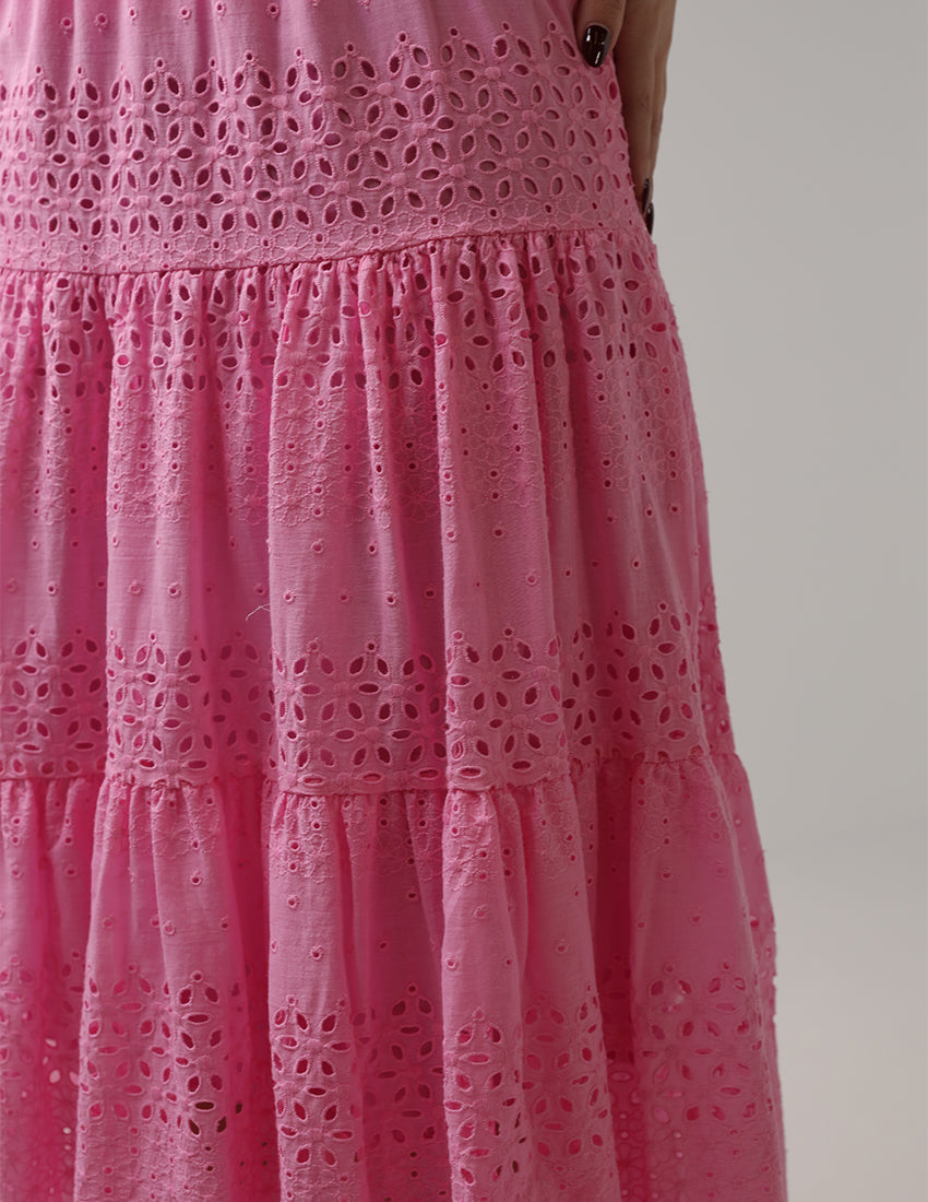 تنورة ماكسي متعددة الطبقات مطرزة بفتحات