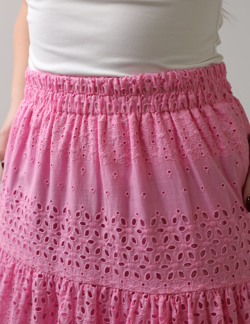 تنورة ماكسي متعددة الطبقات مطرزة بفتحات