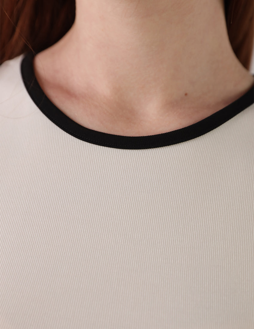 سترة مضلعة ملائمة مع حواف متباينة