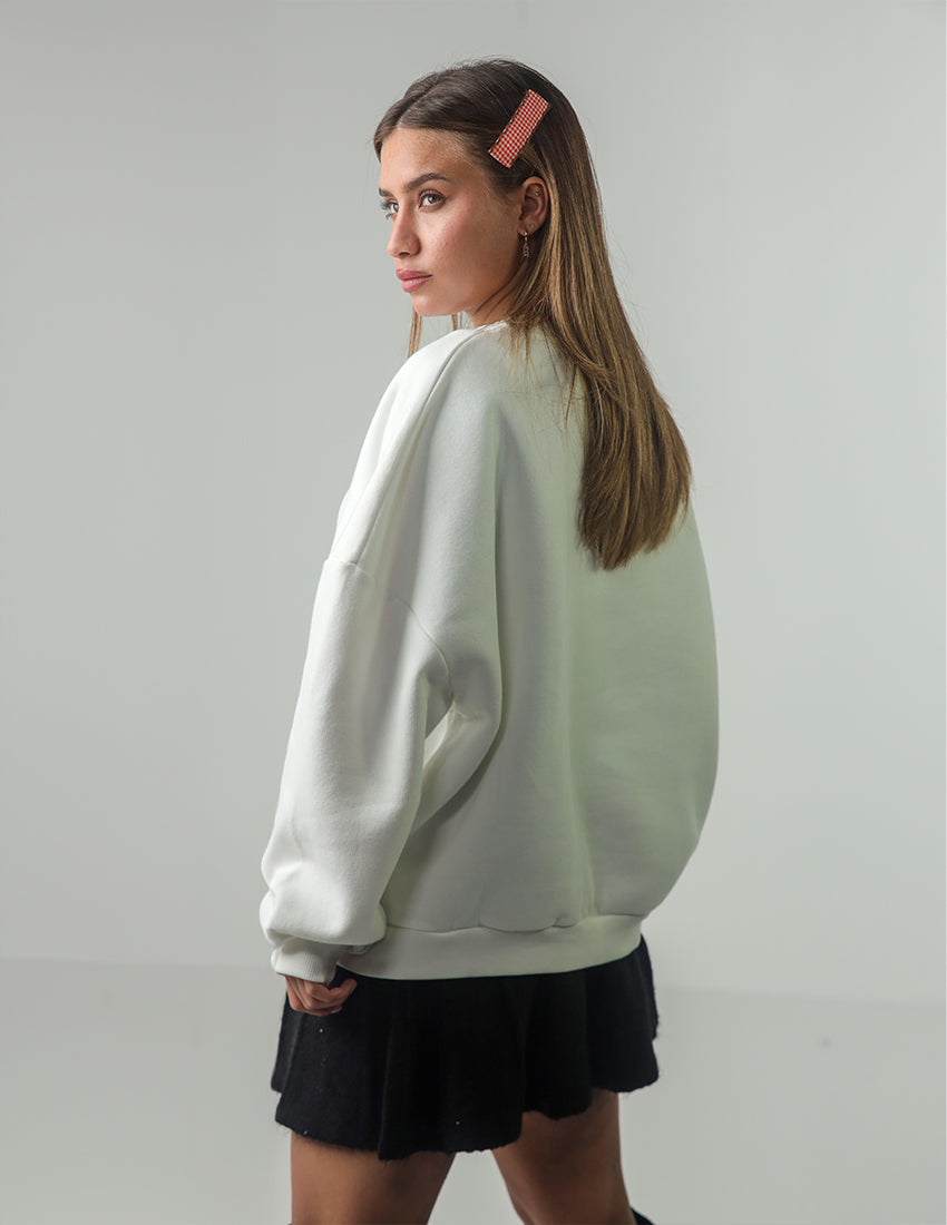 سويت شيرت مطبوع باللون الأبيض