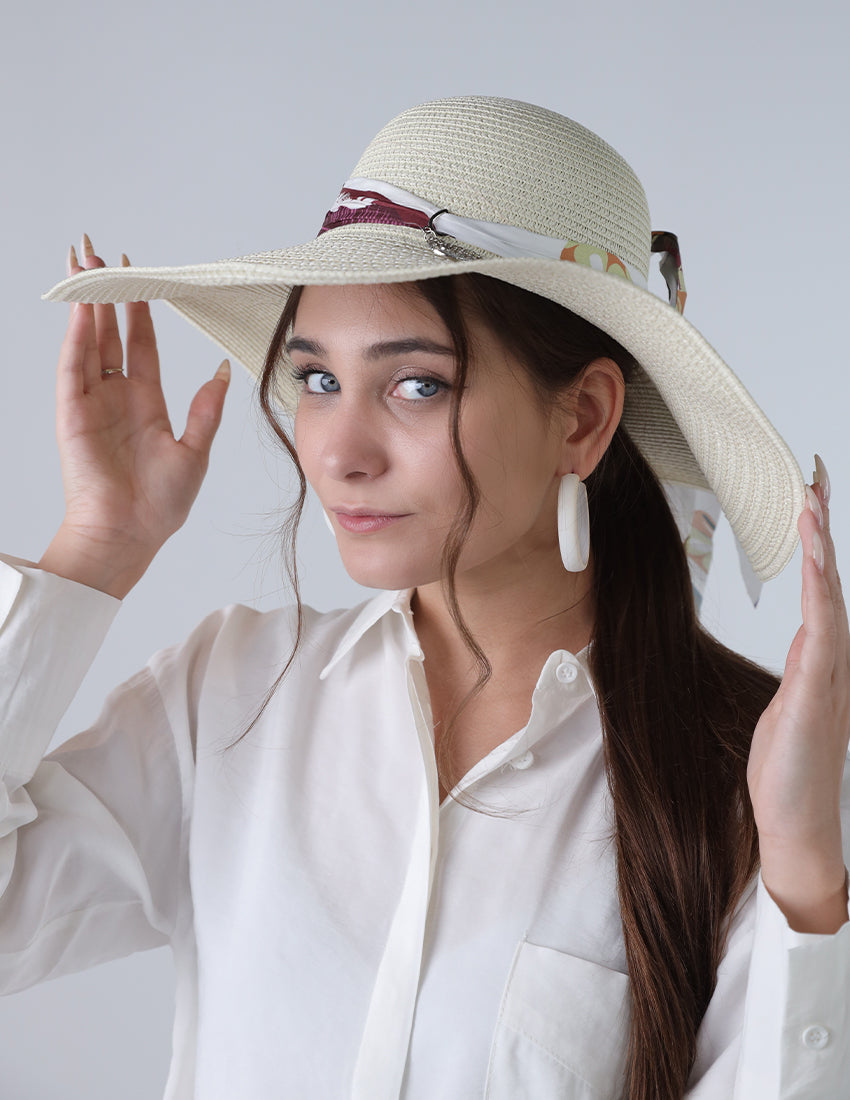 Wide Round hat with scarf
