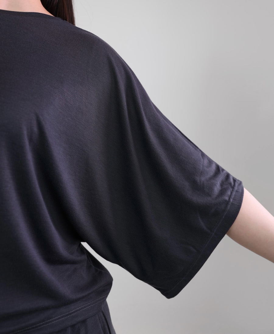 Wide sleeve T-shirt