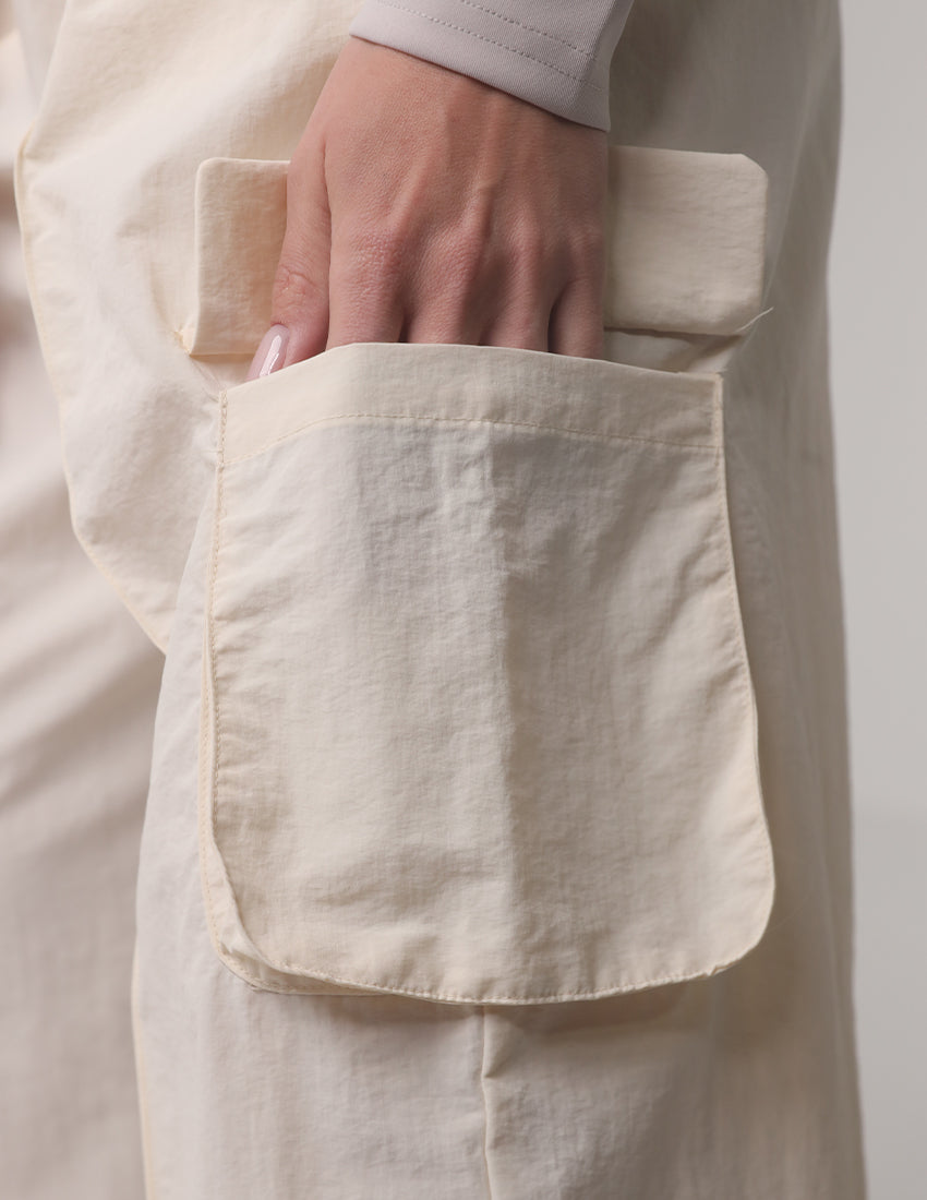 بنطلون كارغو واسع الساق مع رباط