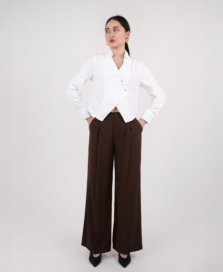 Cropped shirt with slanted buttons