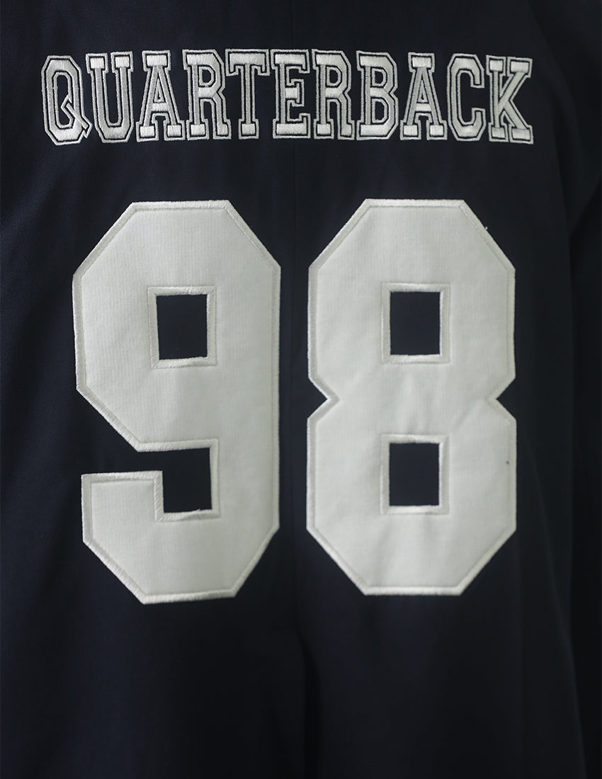 سترة زرقاء داكنة كبيرة الحجم