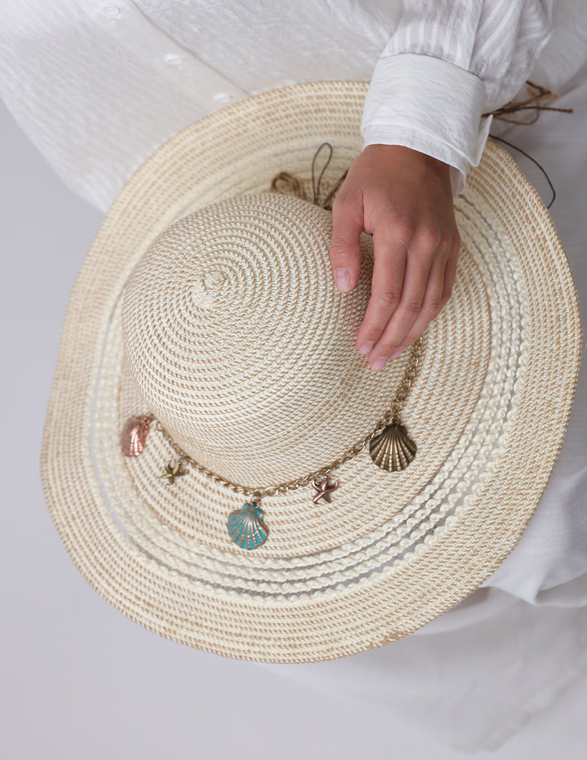 Circular straw hat