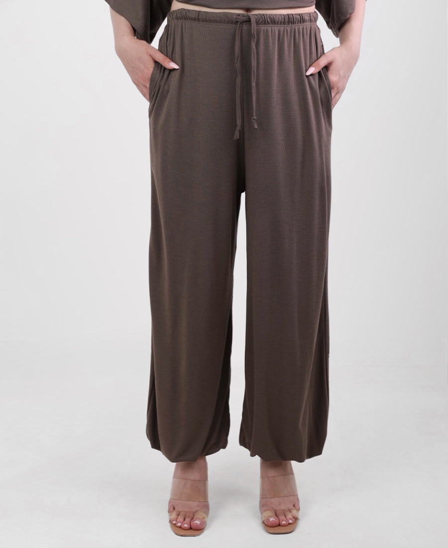 Sweatpants with elasticated waist