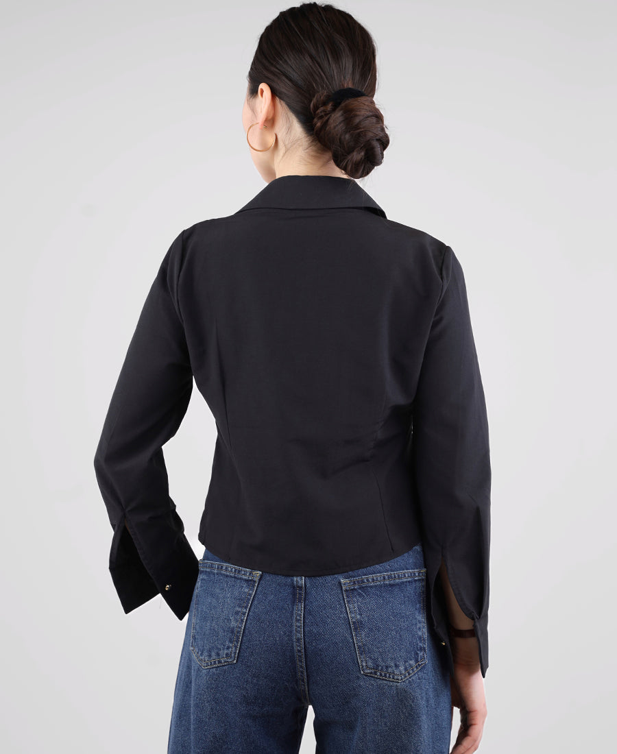 Cropped shirt with slanted buttons