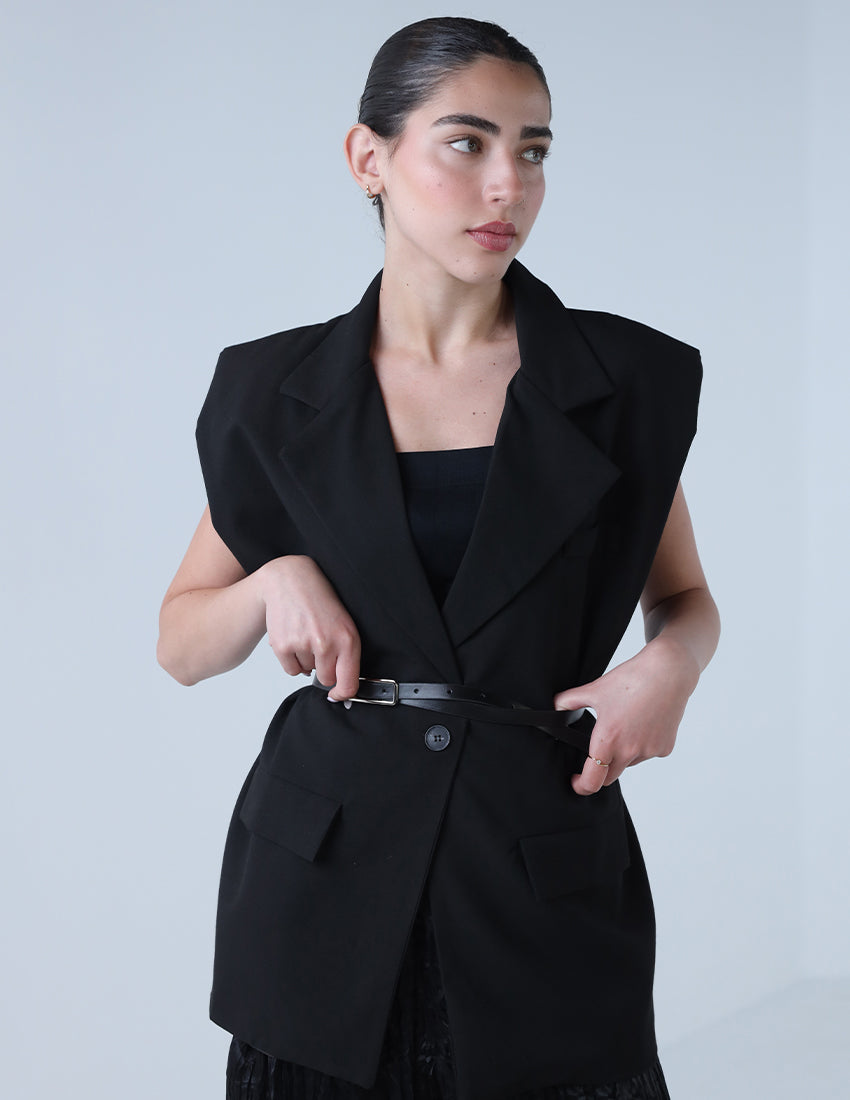 Oversized vest with black belt