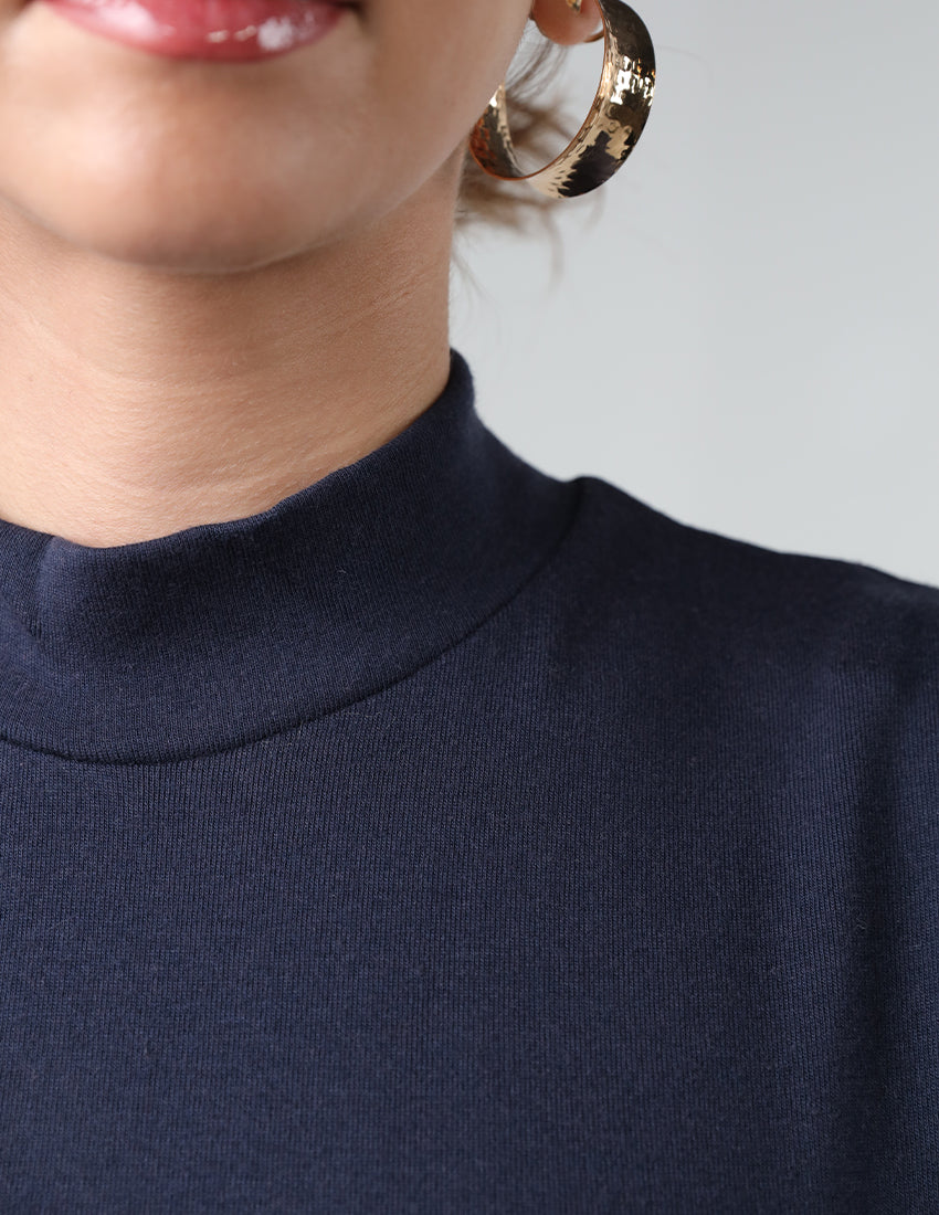 تي شيرت مضلع برقبة عالية