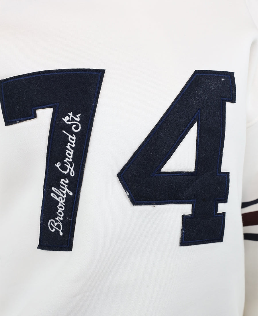 Sweatshirt 74 with stripes at the hands