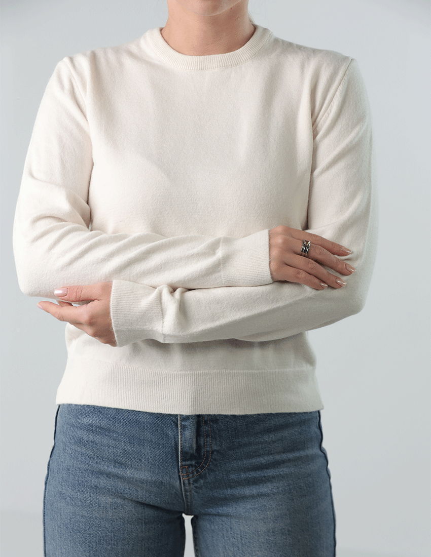 سترة تريكو بفتحة رقبة دائرية