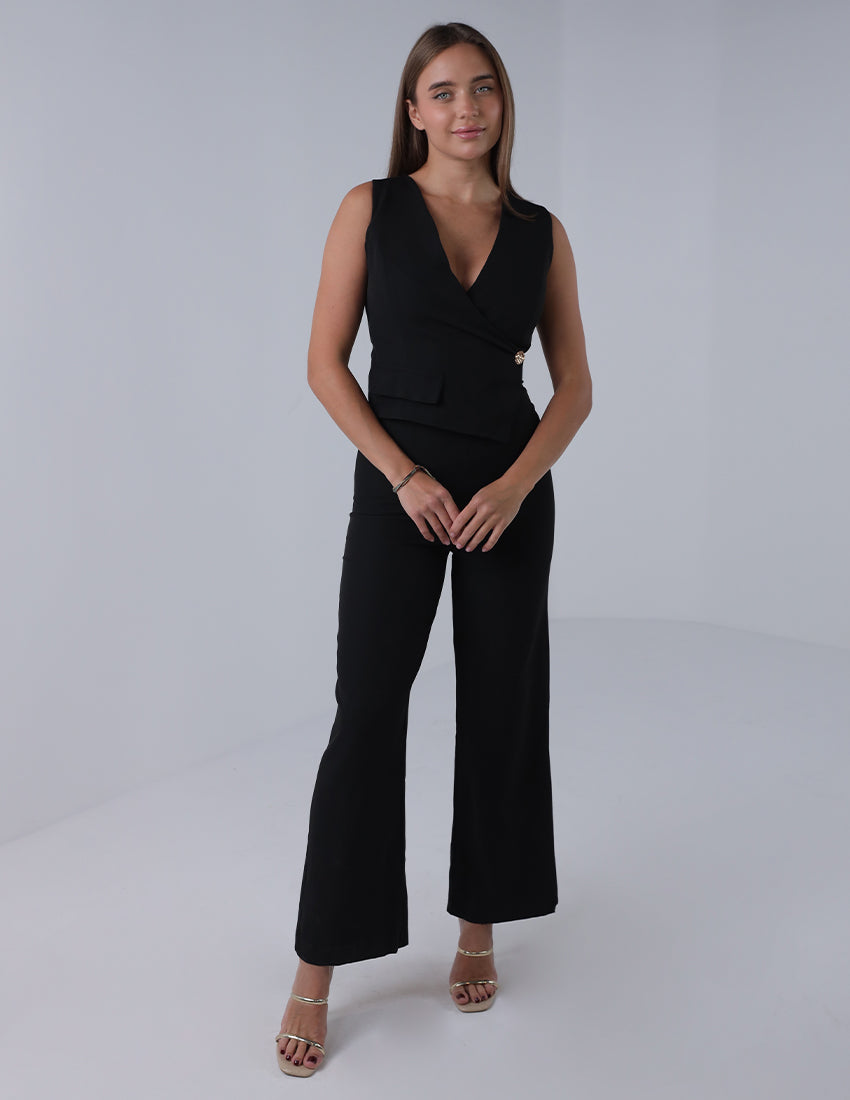 Sleeveless jumpsuit with a straight cut