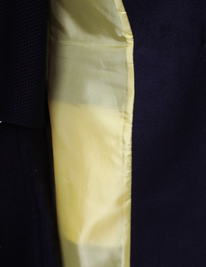 معطف طويل باللون الرمادي والأسود