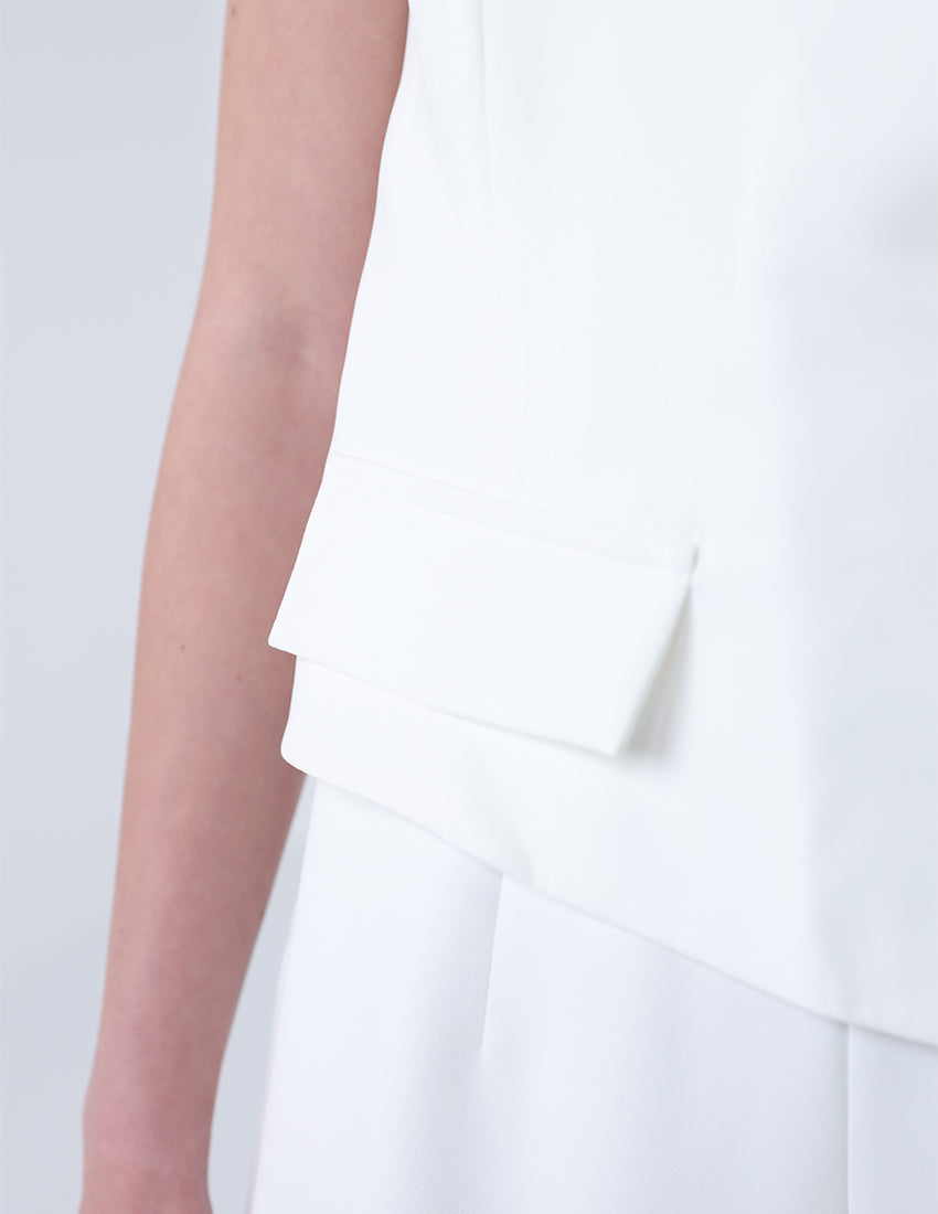 Sleeveless jumpsuit with a straight cut