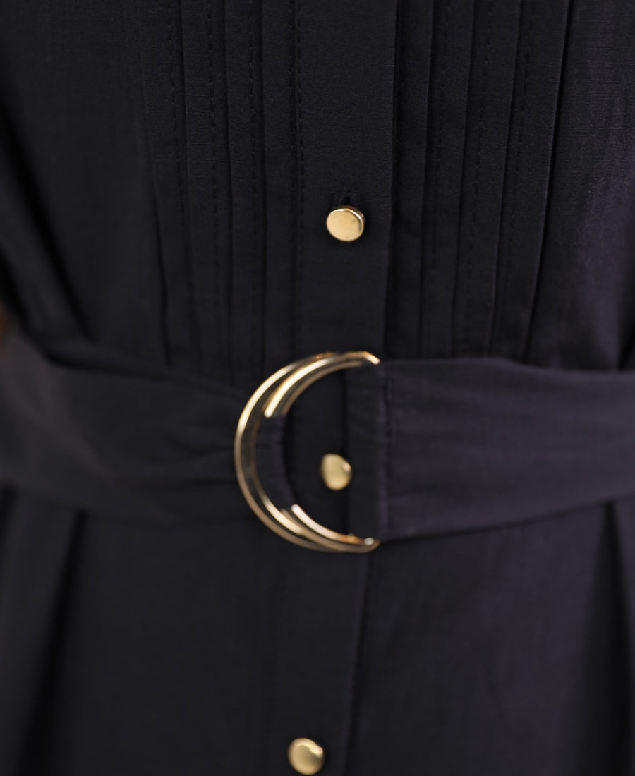 Long black half-sleeved dress with belt