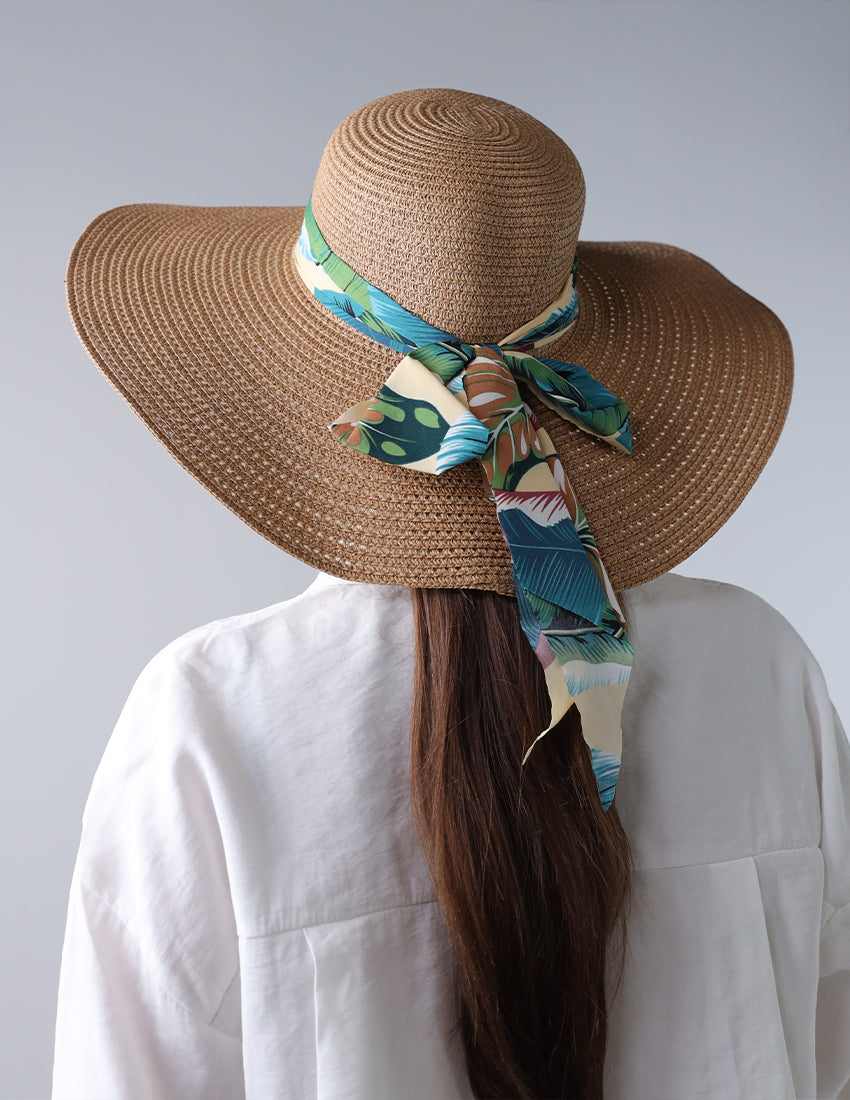 Wide Round hat with scarf