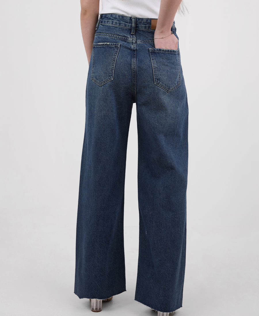 Straightcut cropped dirty blue jeans