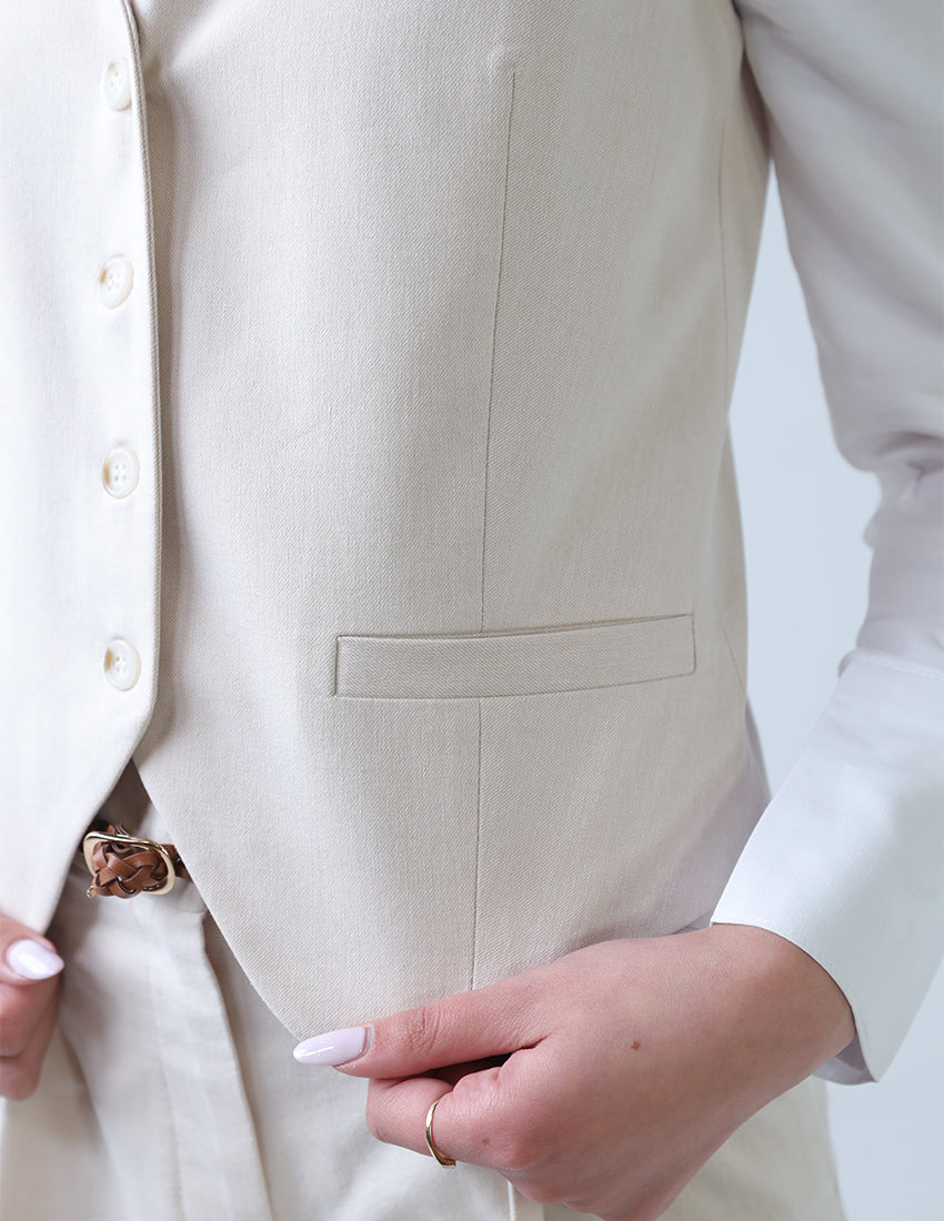 طقم من قطعتين: سترة وبنطال