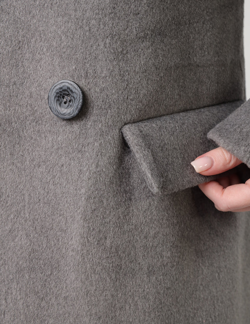 معطف طويل باللون الرمادي والأسود