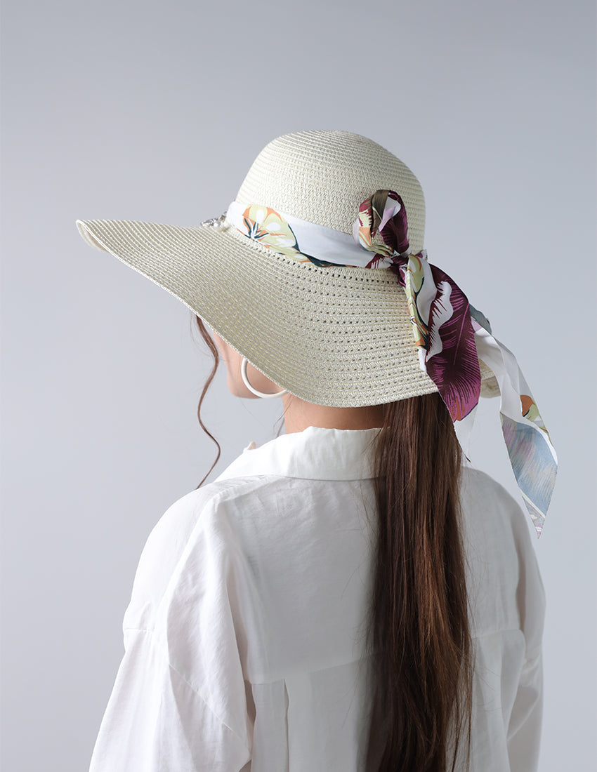 Wide Round hat with scarf