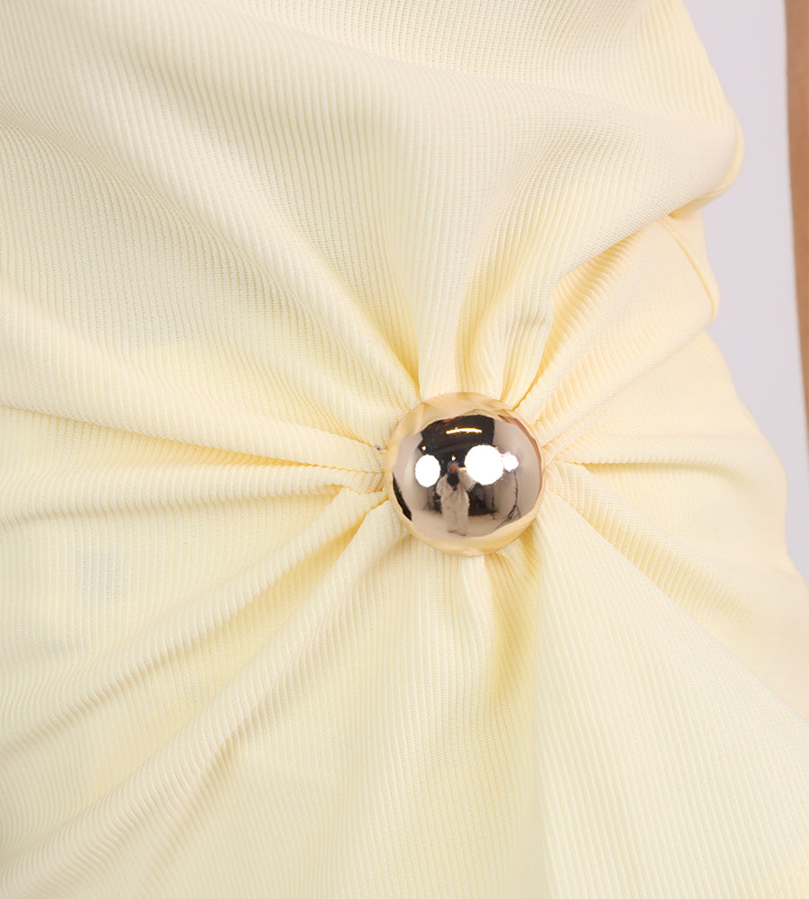 T-shirt with gold brooch waist