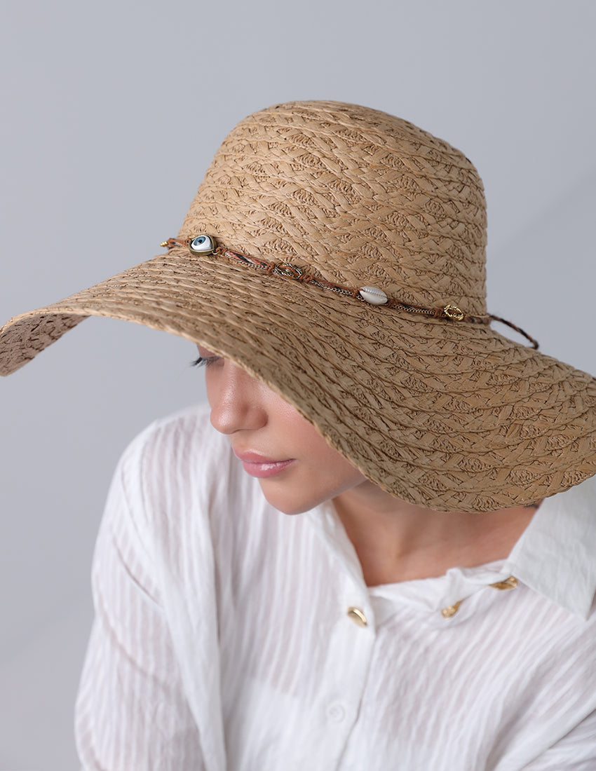 قبعة مستديرة ذات ياقة واسعة