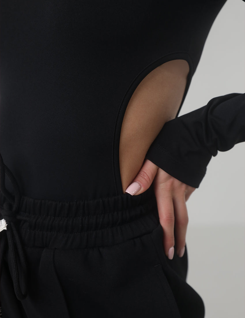 بدلة رياضية بفتحة جانبية علوية من Active Ware