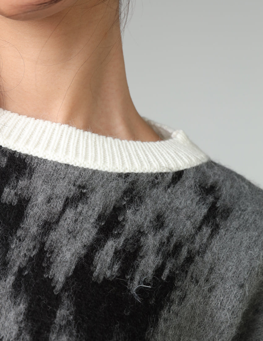 Tricot Top in Abstract Grey and White - Crew Neckline