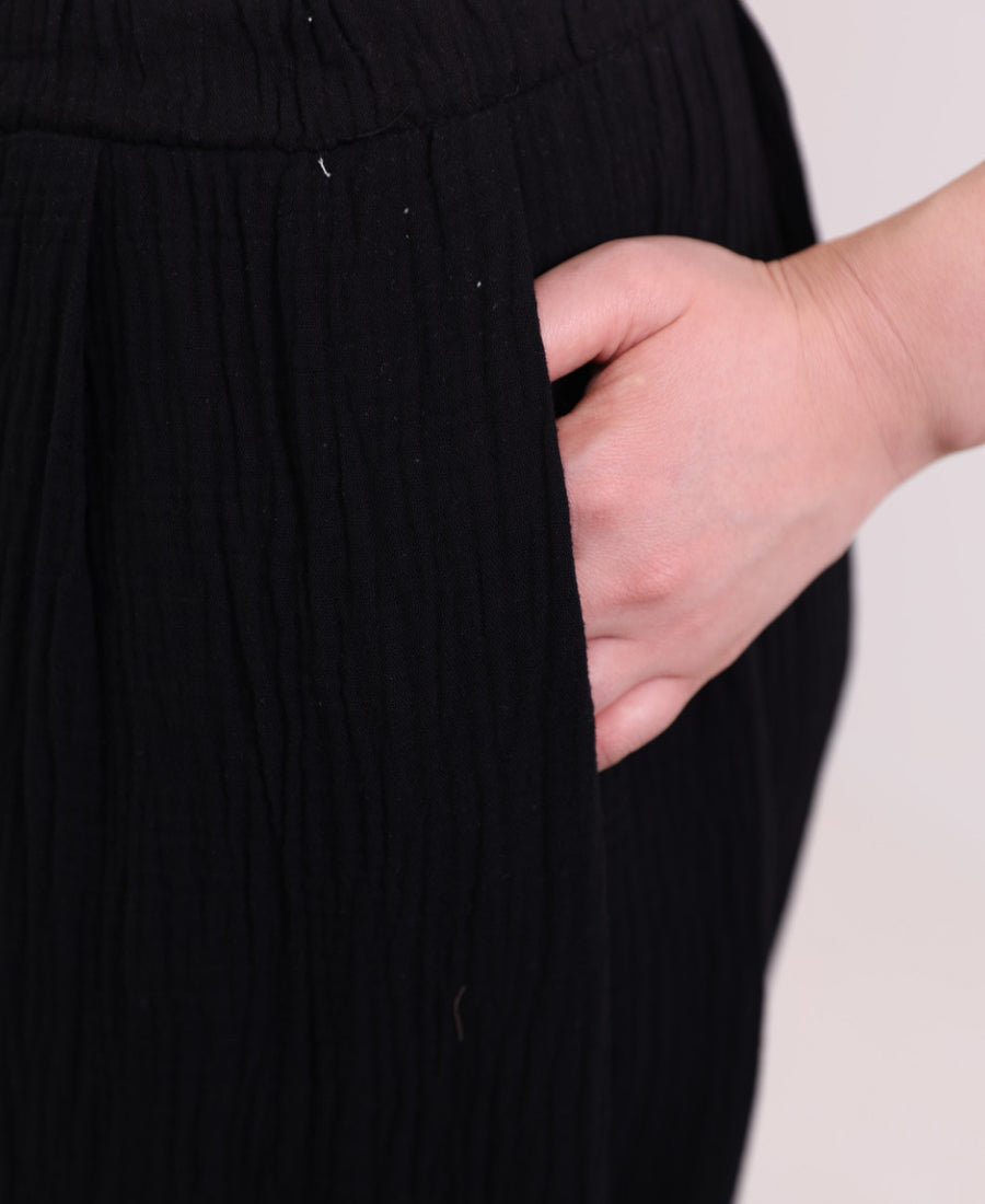 Black balloon trousers