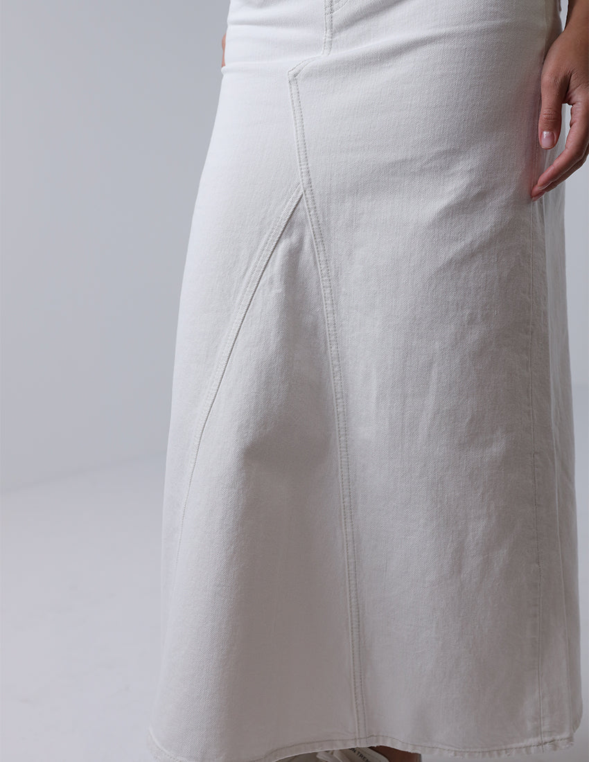 تنورة جينز طويلة