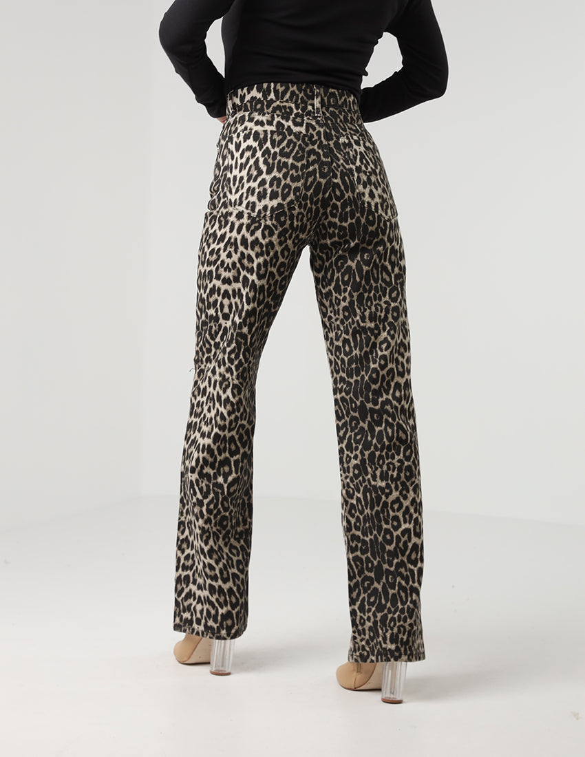 بنطال جينز مستقيم بخصر مرتفع وطبعة جلد النمر