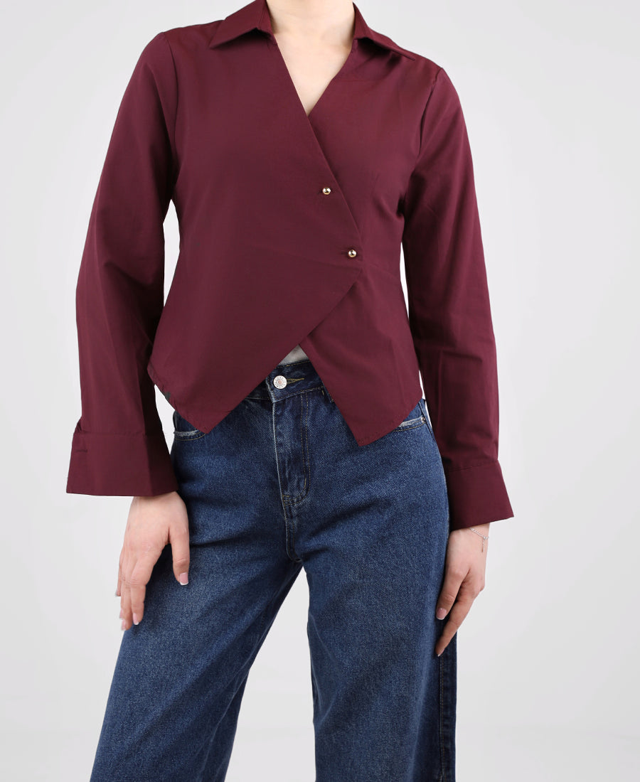 Cropped shirt with slanted buttons