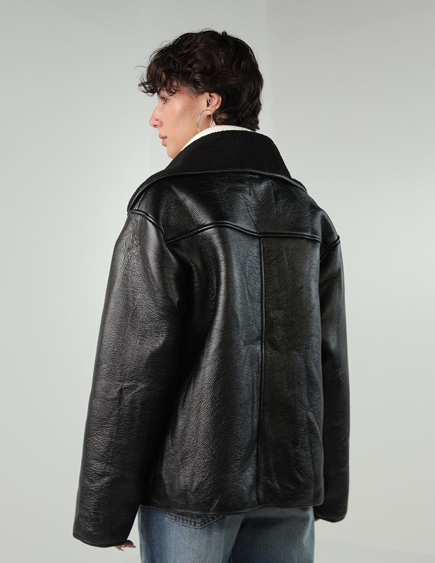 سترة مبطنة بالجلد