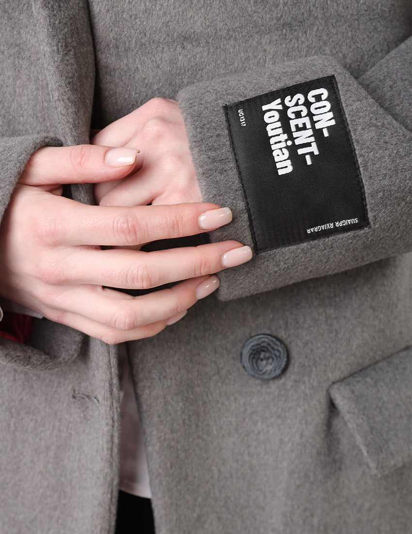 معطف طويل باللون الرمادي والأسود