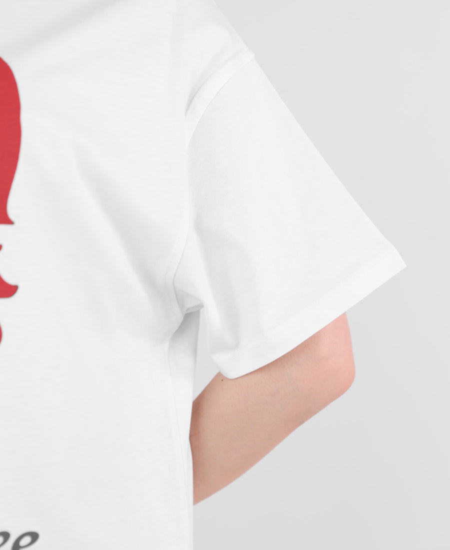 Red star girl over size T-shirt with writing on the back