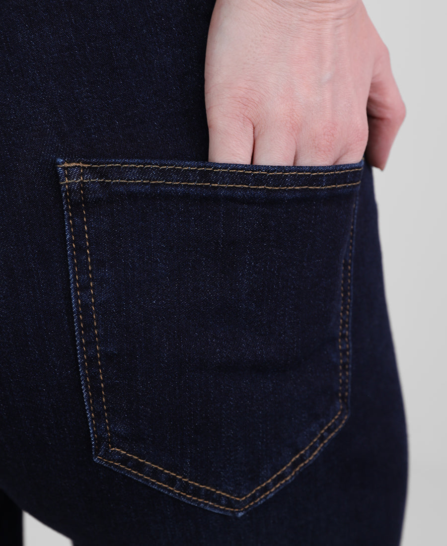 Wide leg jeans with a belt and diagonal seam
