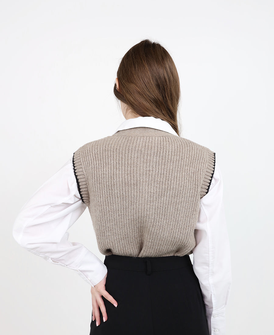 Wool vest with scarf