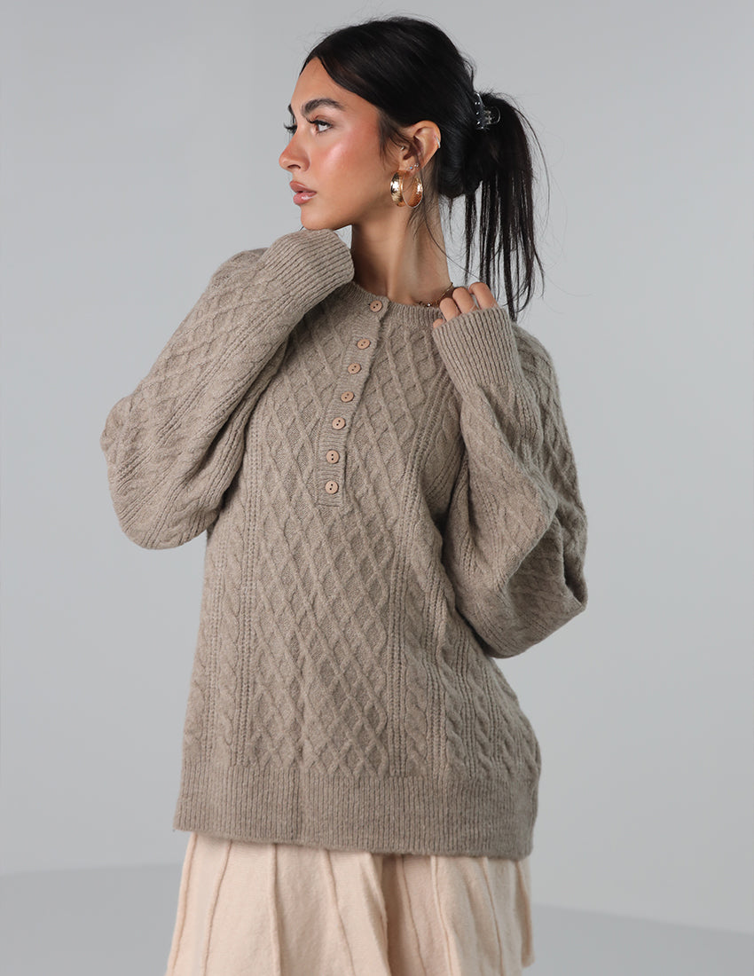 سترة تريكو بفتحة رقبة دائرية