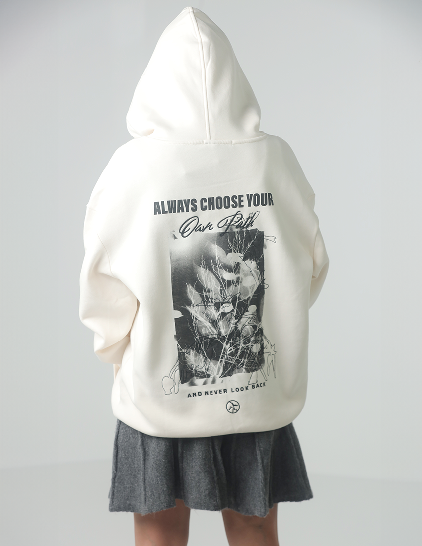 هودي مطبوع من الخلف