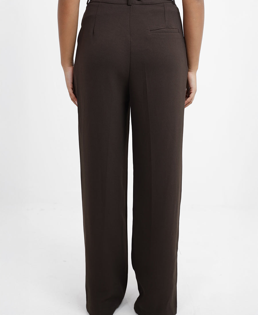 Straight cut pants with belt