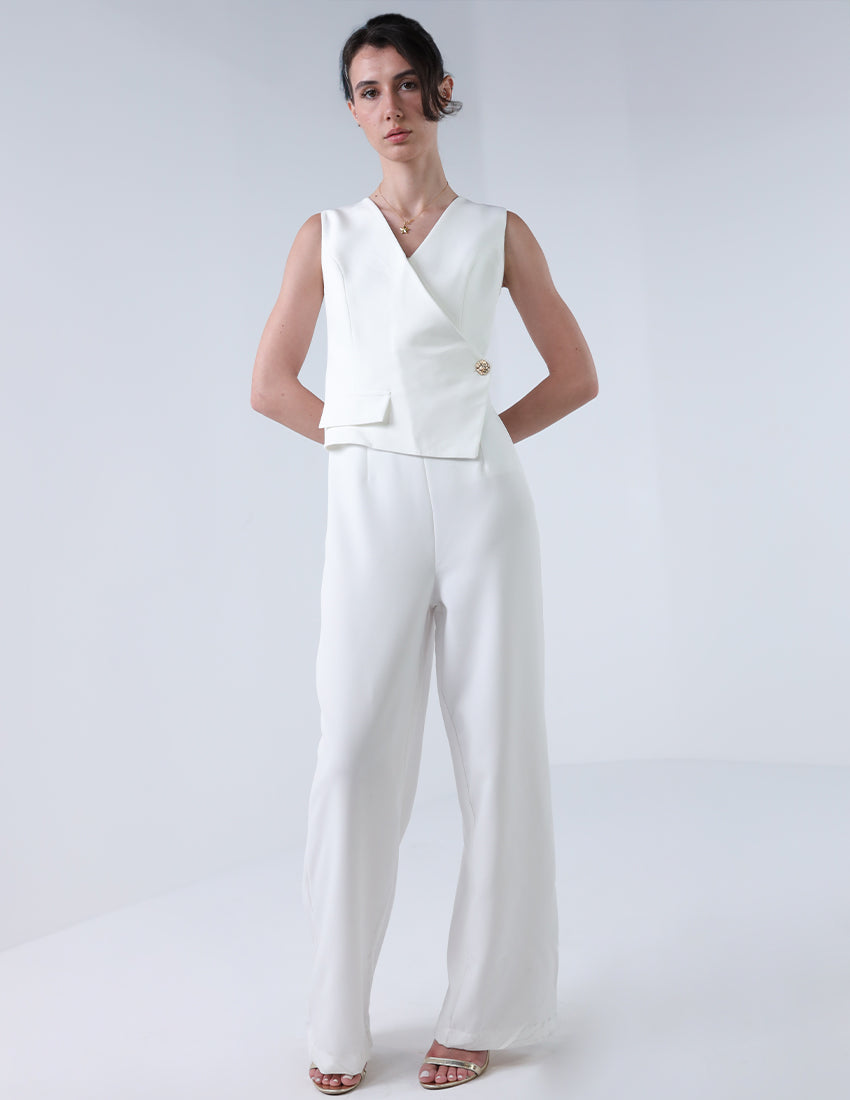 Sleeveless jumpsuit with a straight cut