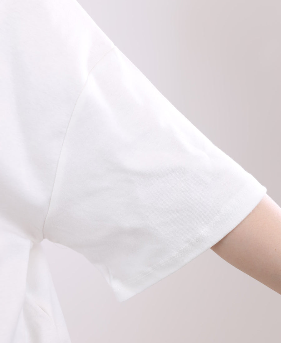 Oversized white t-shirt with an apple design on the front and back