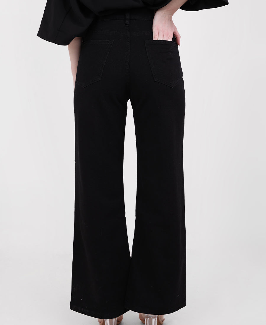 Straight-leg jeans