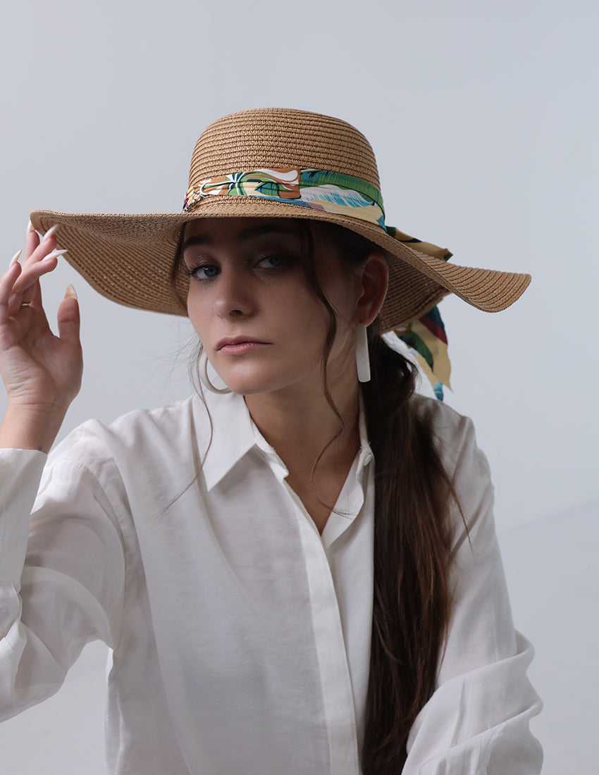 Wide Round hat with scarf