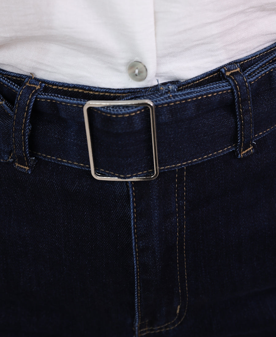 Wide leg jeans with a belt and diagonal seam